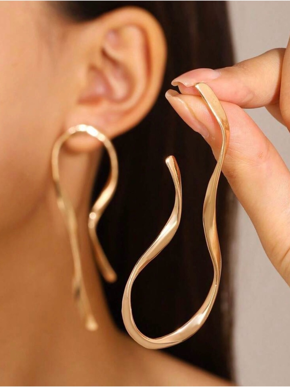 Elegant Gold Wave Drop Earrings - Women Jewelry